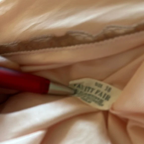 Vintage Vanity Fair Pink Women's Nightgown Cover Up. Size 38 - Picture 7 of 7
